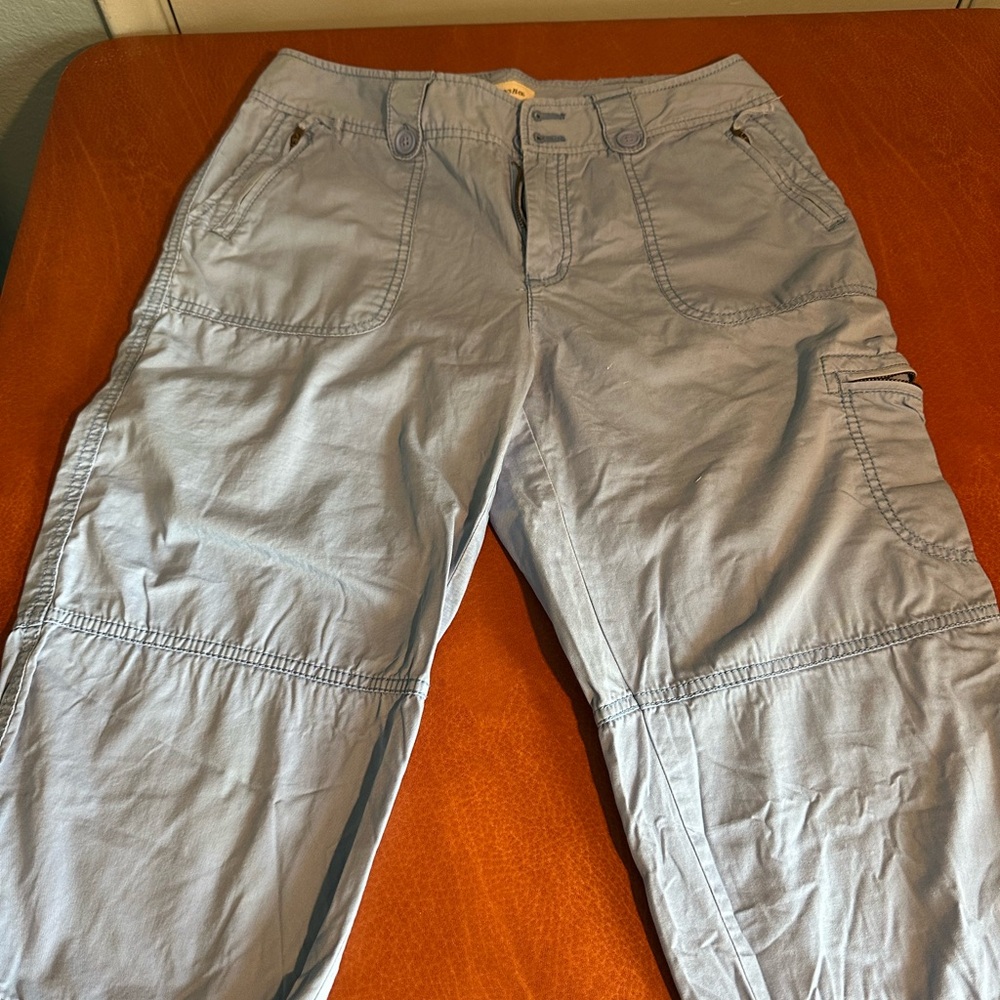 St John’s Bay light blue cotton capris, 10, EUC